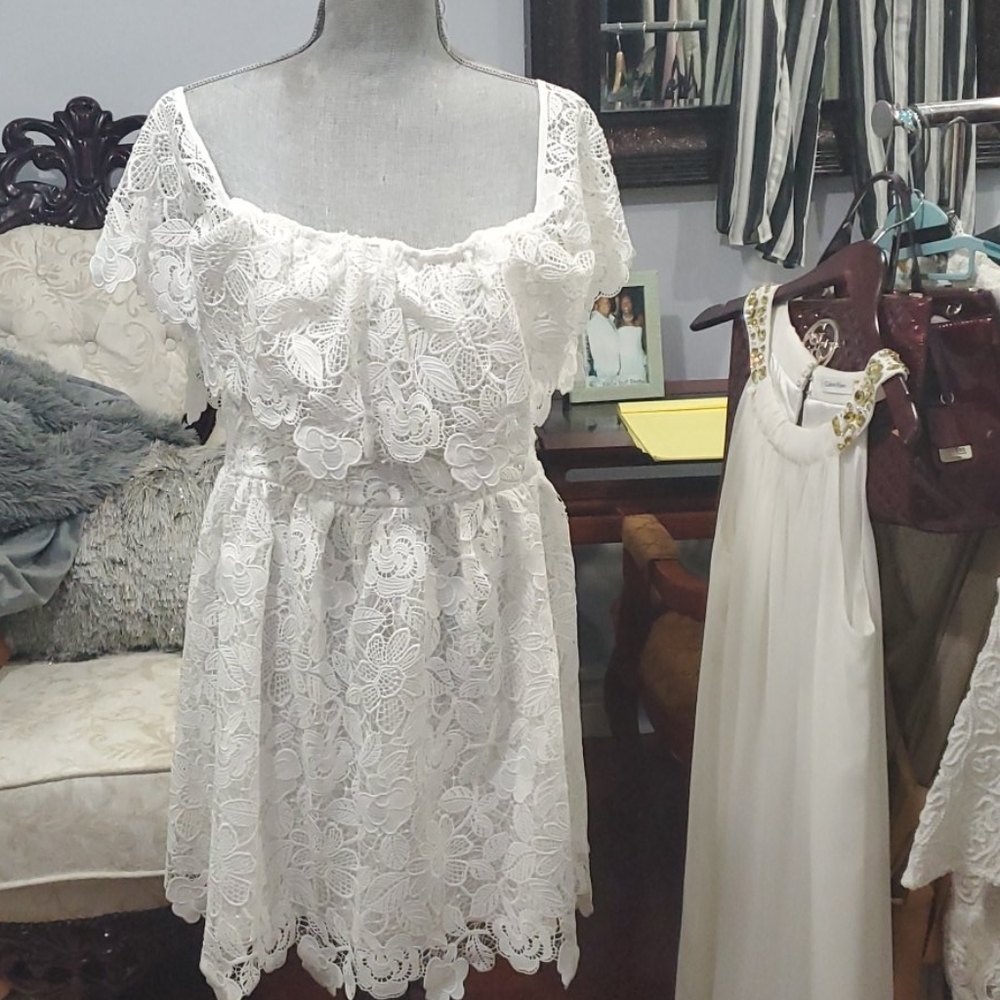 Dress - Picture 2 of 3